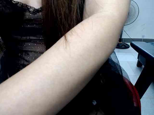 Alice225 webcam