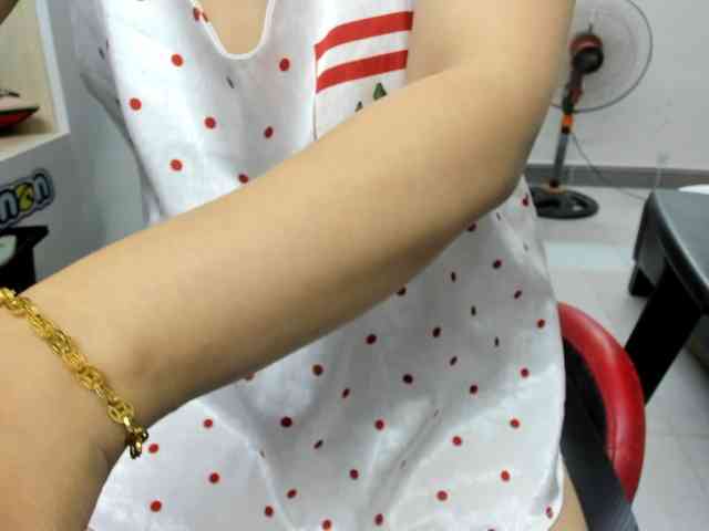 Alice225 webcam