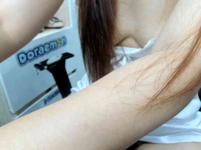 Alice225 webcam