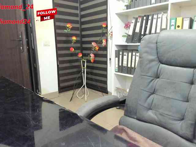 LisaDiamond webcam