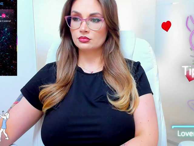 anyarosses live cam on BongaCams