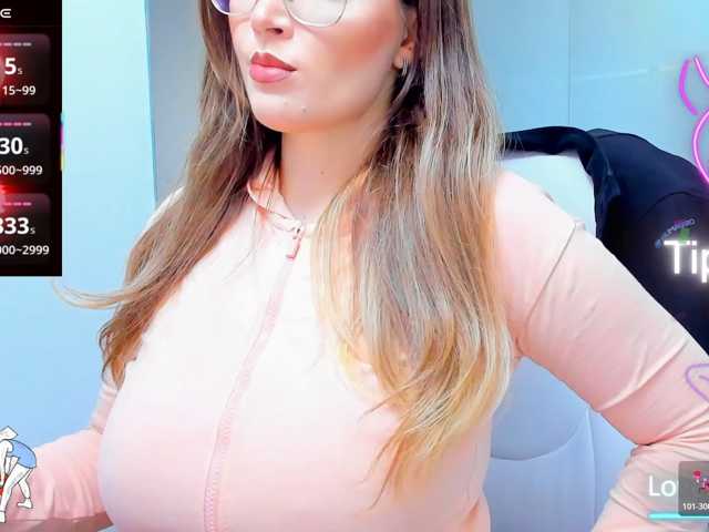 anyarosses, live now on BongaCams