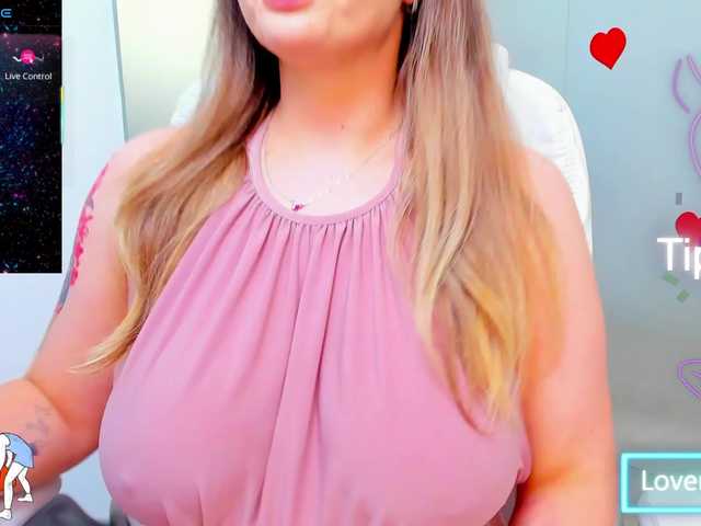 anyarosses live cam on BongaCams