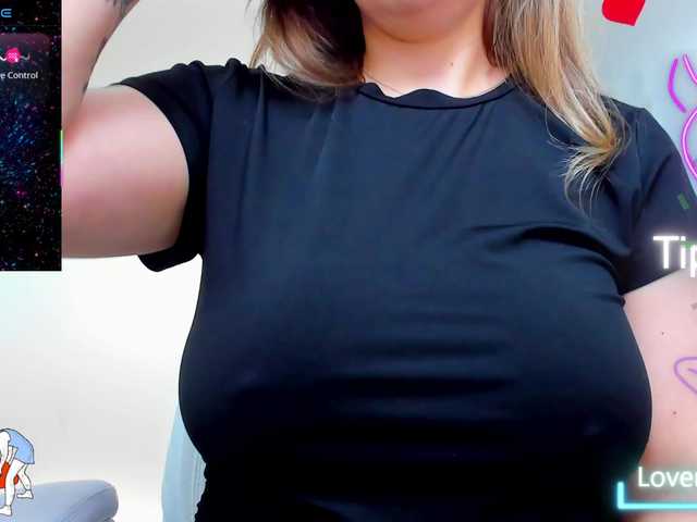 anyarosses live cam on BongaCams