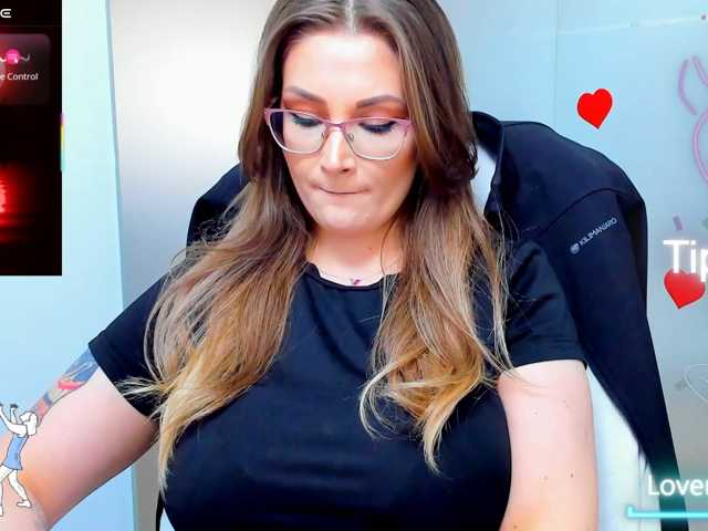 anyarosses, live now on BongaCams