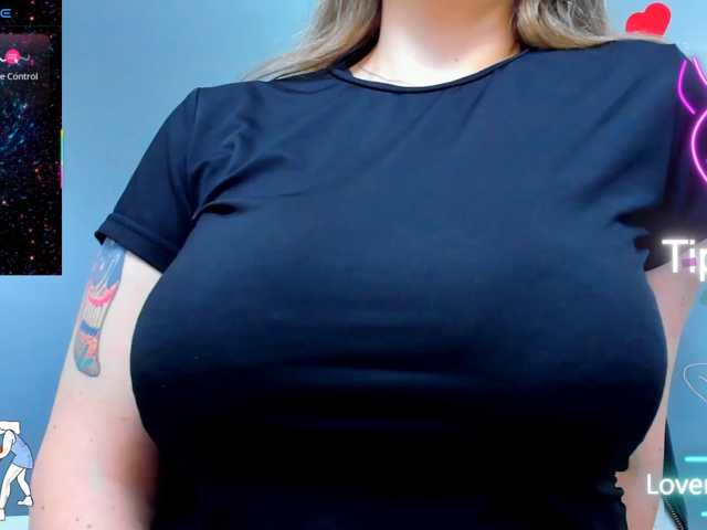 anyarosses live cam on BongaCams
