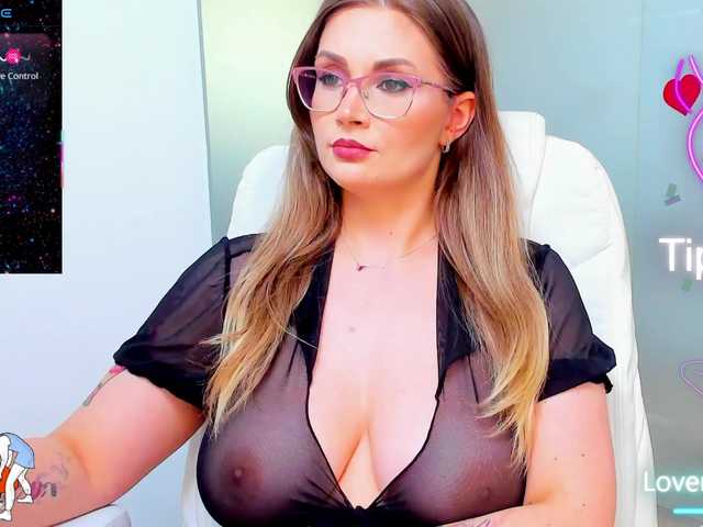 anyarosses live cam on BongaCams