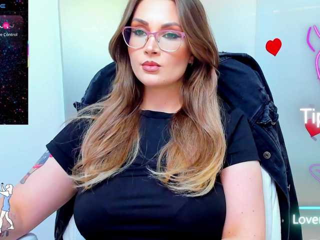 anyarosses live cam on BongaCams