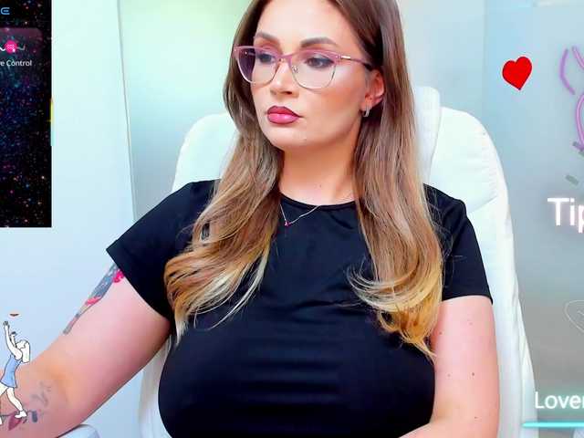 anyarosses live cam on BongaCams