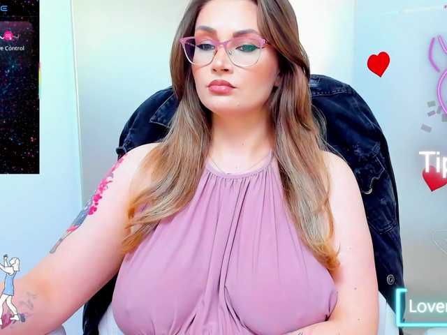 anyarosses live cam on BongaCams