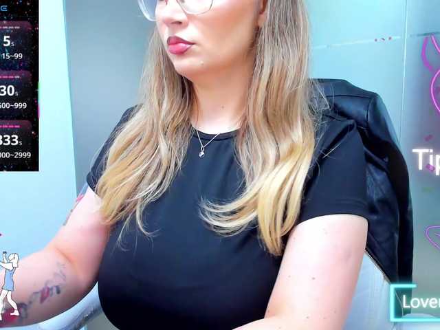 anyarosses live cam on BongaCams