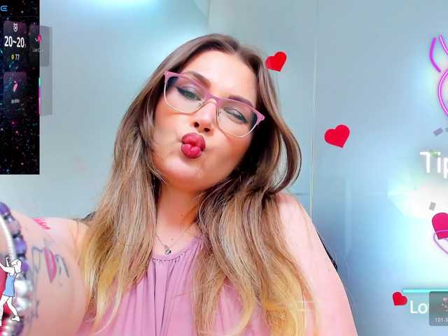 anyarosses live cam on BongaCams