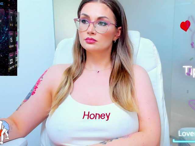 anyarosses live cam on BongaCams