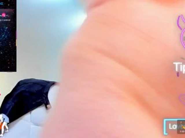 anyarosses live cam on BongaCams