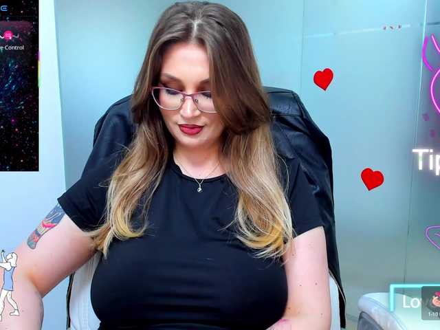 anyarosses live cam on BongaCams