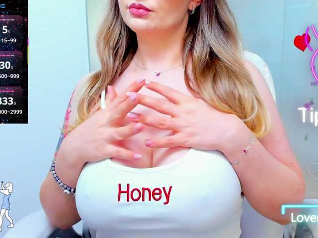 anyarosses live cam on BongaCams