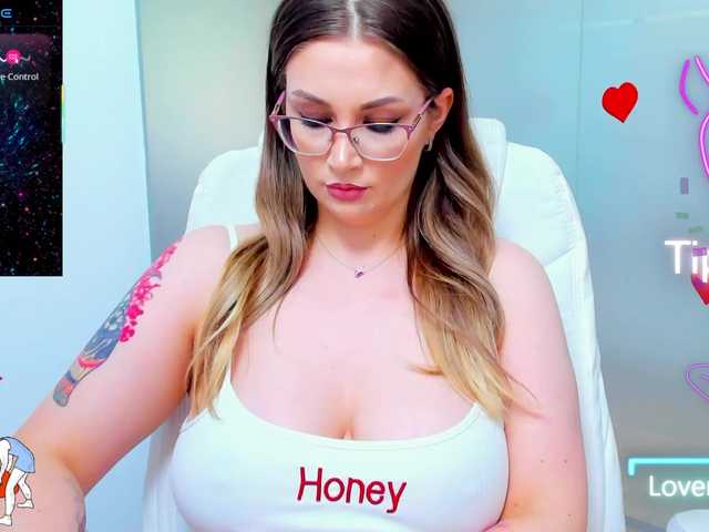 anyarosses live cam on BongaCams