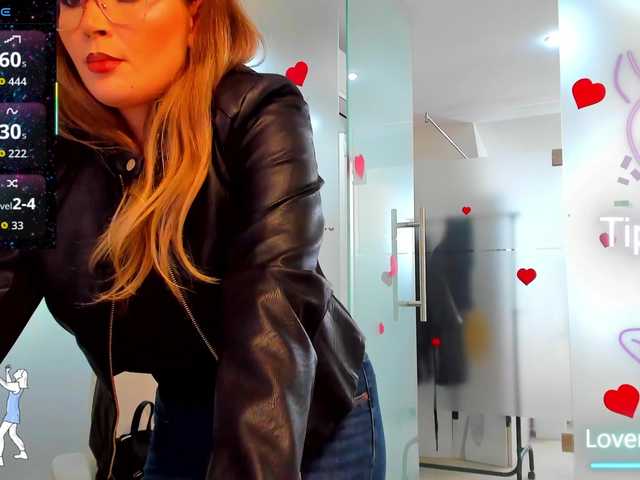 anyarosses live cam on BongaCams