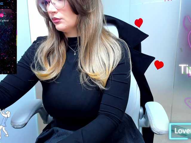 anyarosses's BongaCams show and profile