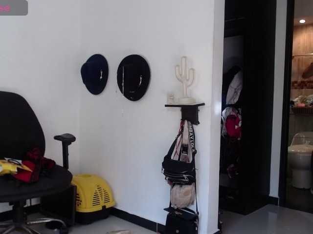 aliceparcket live cam on BongaCams