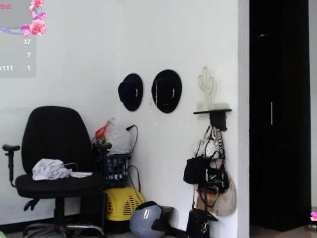 aliceparcket live cam on BongaCams