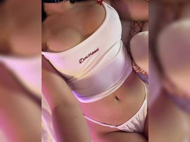 Businkaa live cam on BongaCams
