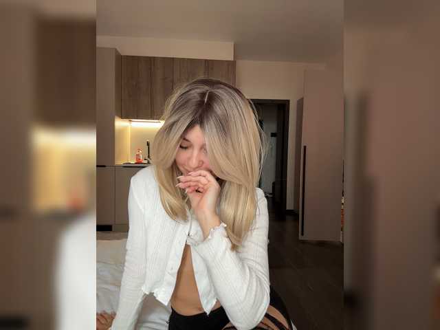 Businkaa live cam on BongaCams