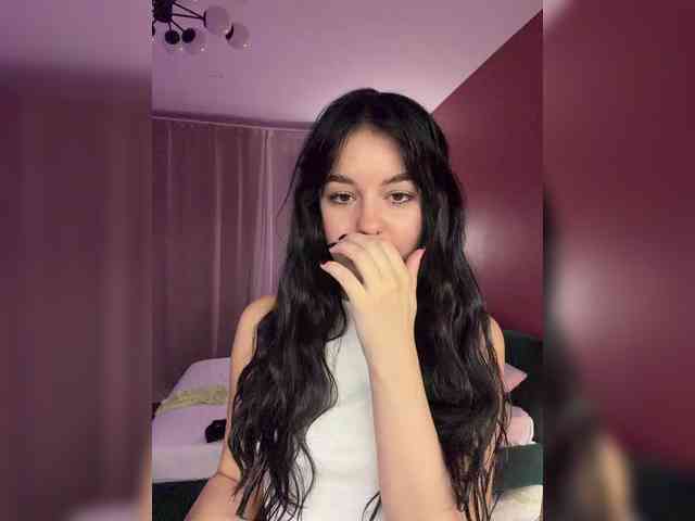 Businkaa live female cam on bongacams