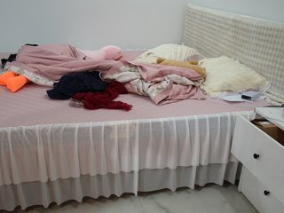 Julia98 Porn Show