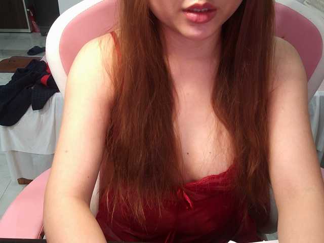 Julia98 live cam on BongaCams