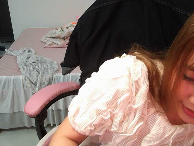 Julia98 live cam preview
