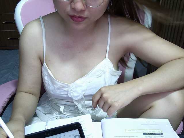 Julia98 live cam on BongaCams