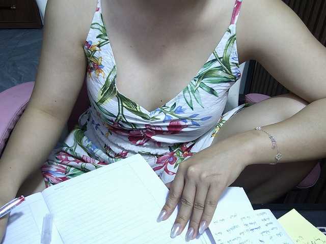 Julia98 live cam on BongaCams