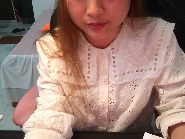 Julia98 live cam on BongaCams