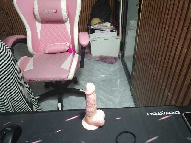 Julia98 live cam on BongaCams