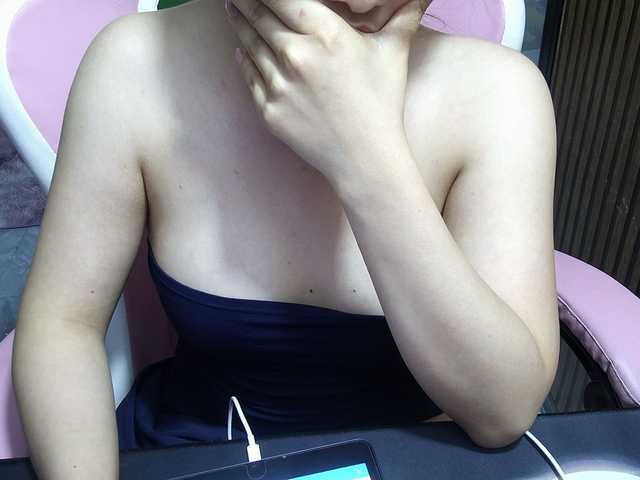 Julia98 live cam on BongaCams