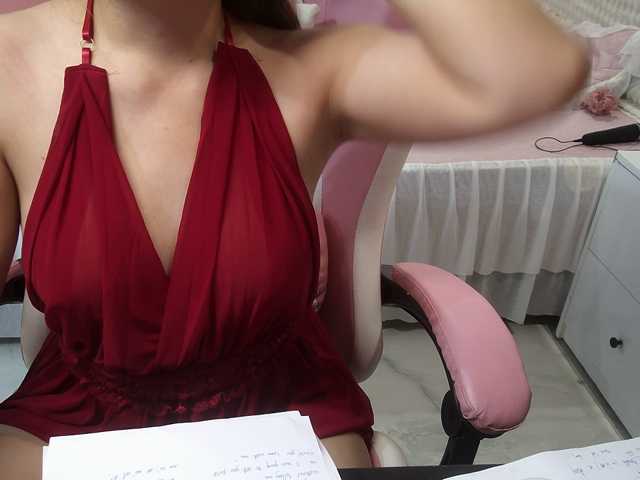 Julia98 live cam on BongaCams
