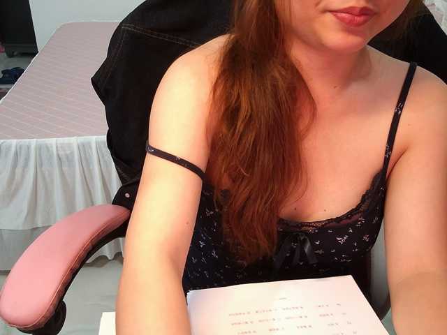 Julia98 live cam on BongaCams