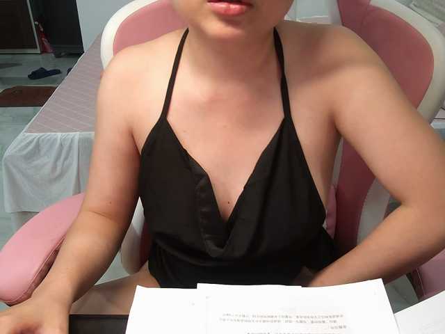 Julia98 live cam on BongaCams