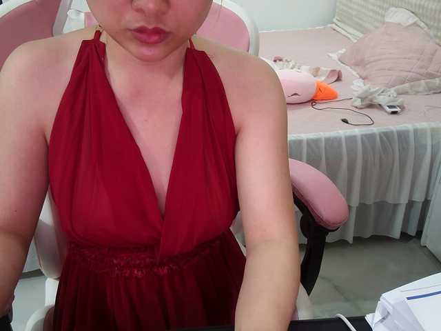 Julia98 live cam preview