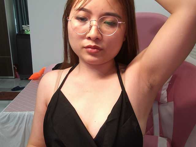 Julia98 live cam on BongaCams