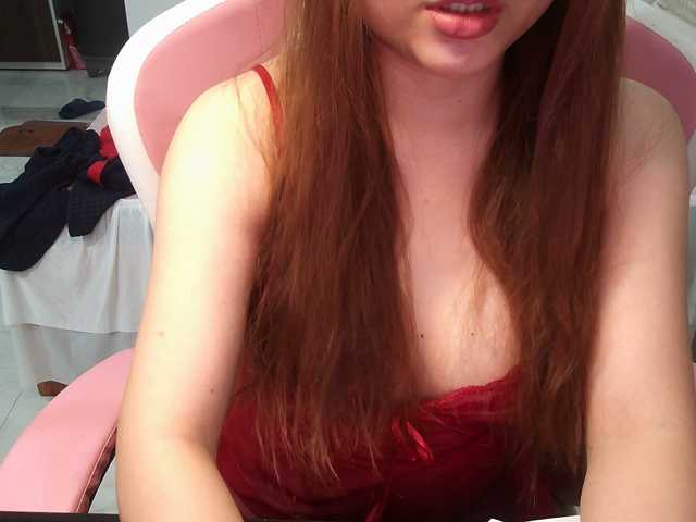 Julia98 live cam on BongaCams