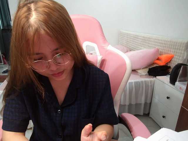 Julia98 live cam on BongaCams