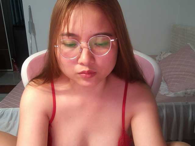 Julia98 live cam on BongaCams