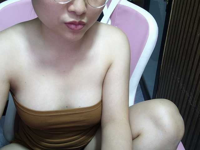 Julia98 live cam on BongaCams