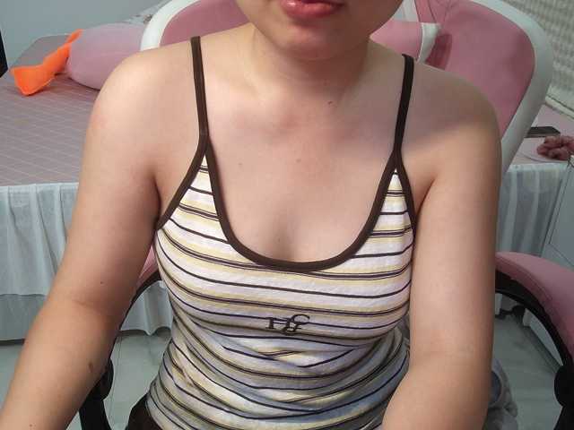 Julia98 live cam on BongaCams