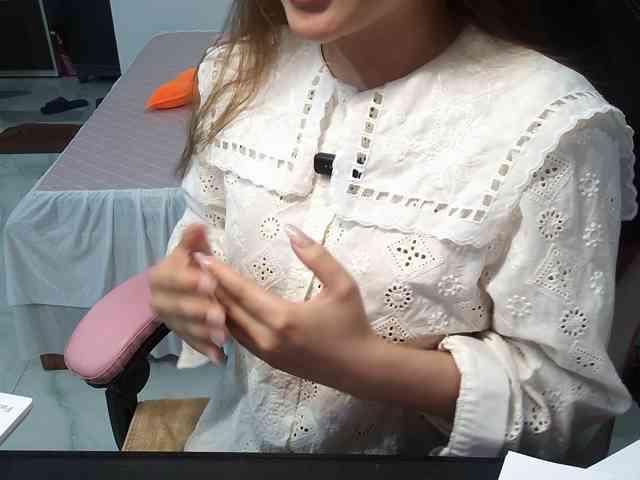 Julia98 webcam