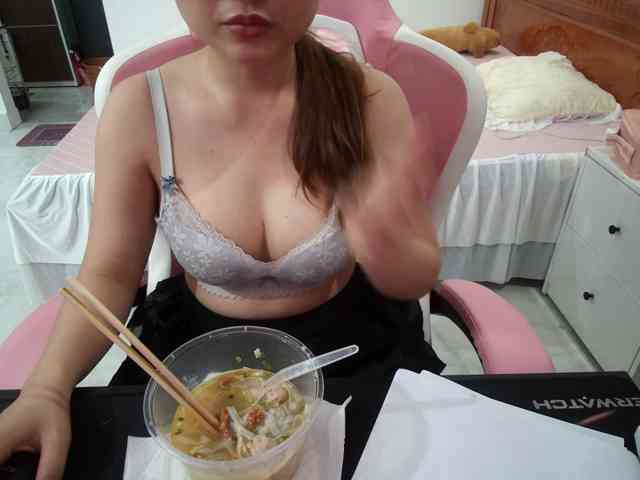 Julia98 webcam