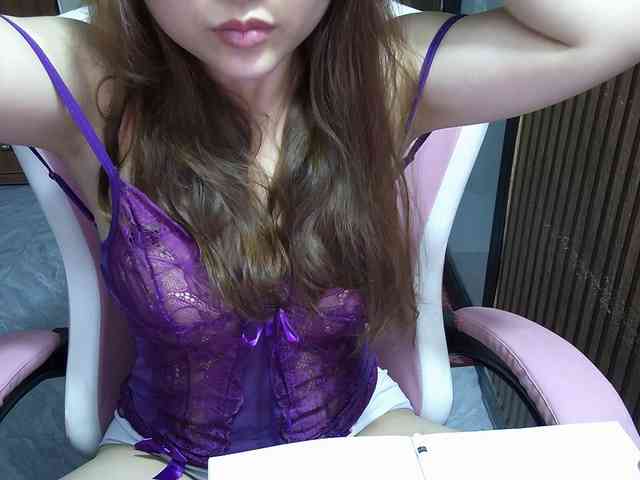 Julia98 webcam