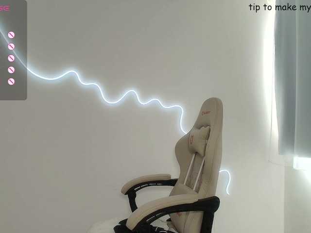 Miss-Brazil's BongaCams show and profile